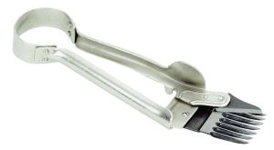 Wide serrated sheep shears