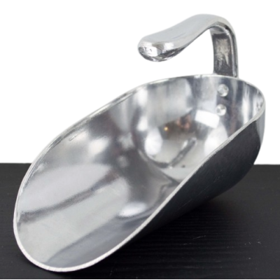 Aluminium weighing scoop 900g with inside handle