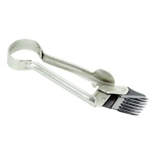 Wide serrated sheep shears